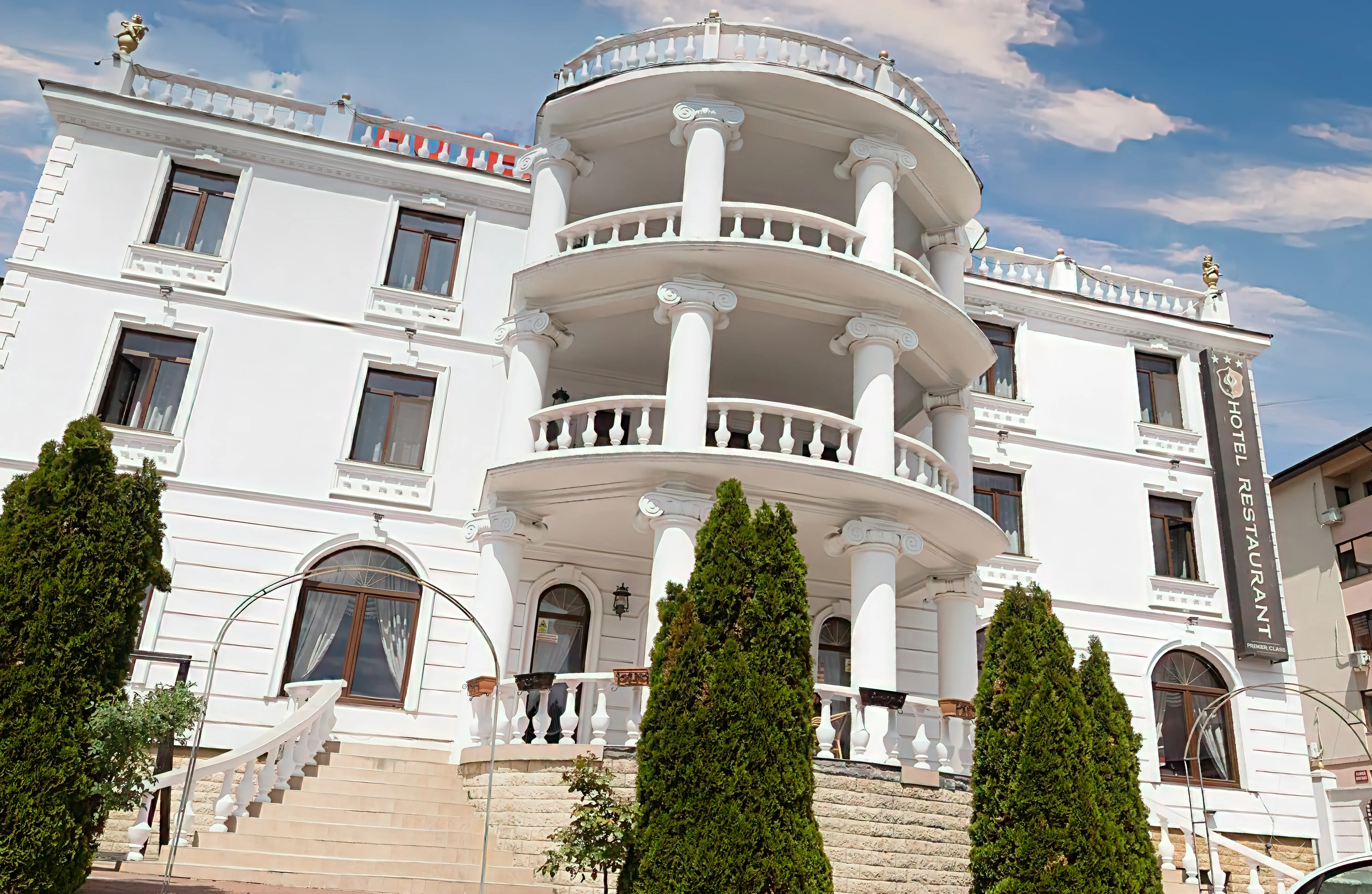 Luxury Hotel & Restaurant - Prime Investment in Iași